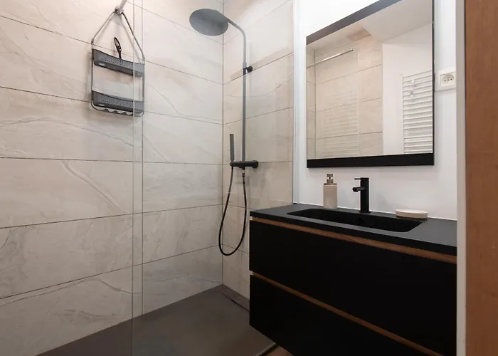 The Break Your Cozy Coastal Escape And Free Parking Appartement